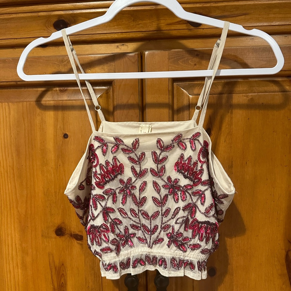 Ruby sequenced cami. Size small and perfect for the holidays